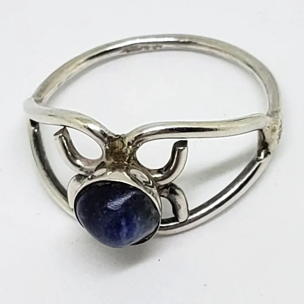 Stunning Dainty Open Scroll Work Deep Blue Round Stone in Sterling Silver Ring